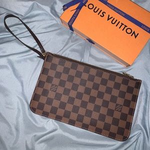 Louis Vuitton Neverfull Pouch
